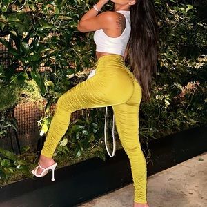 High waisted Scrunched Leggings